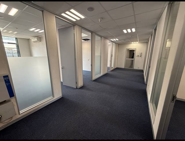 157M² OFFICE TO LET IN ROSEBANK